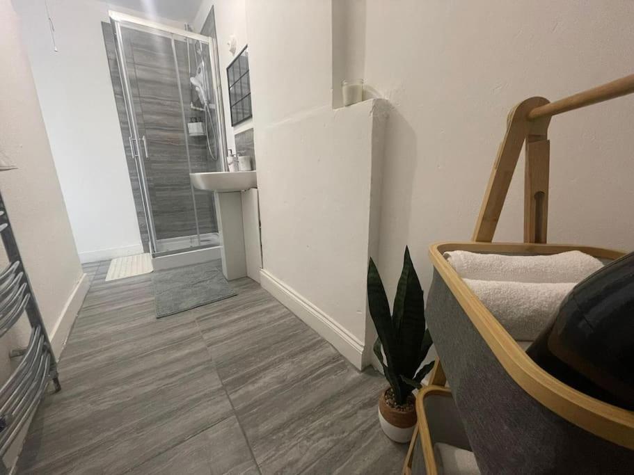 Lovely 2 Bed On Tower Bridge Лондон Екстер'єр фото
