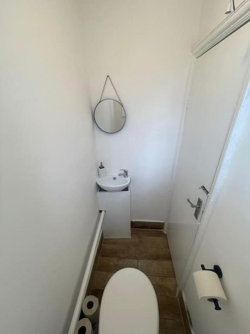 Lovely 2 Bed On Tower Bridge Лондон Екстер'єр фото